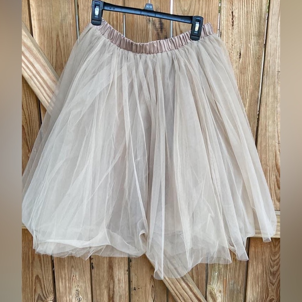 Womens size large/xl very fluffy lined tutu